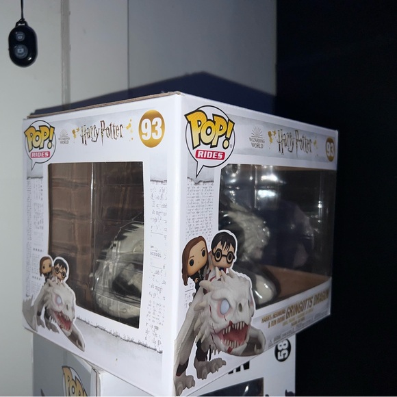 Funko Pop | Harry Potter Harry Hermione & Ron Riding Gringots Dragon - Picture 3 of 6